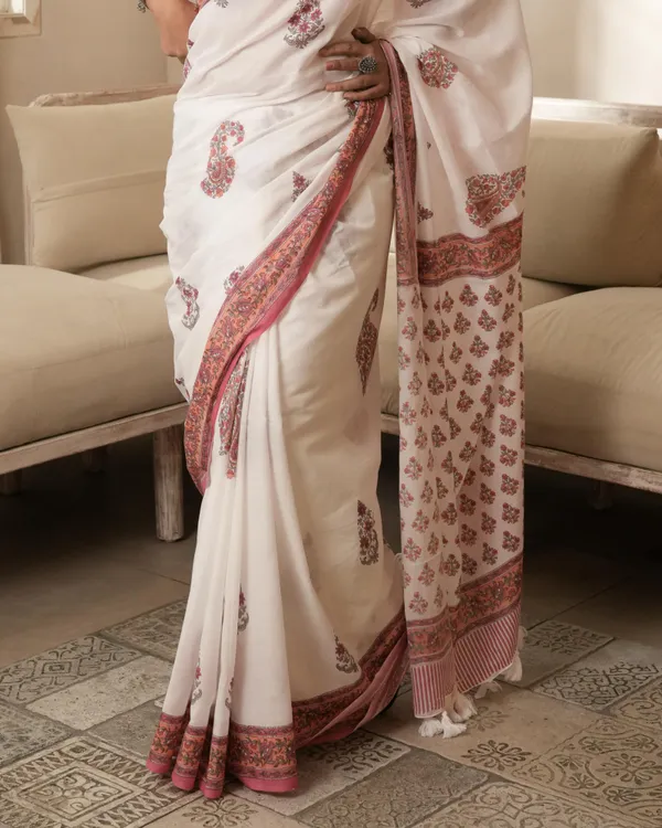 Multicolour_Cotton_Butta_Hblock_Print_Mul_Saree_With_Tassels_For_Women